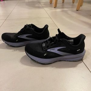 Brooks Launch 6 women’s running shoes, size 6.5